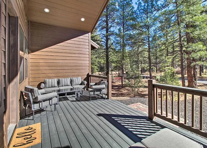 Ferienhaus Pet-friendly Show Cabin: Near Hiking! *