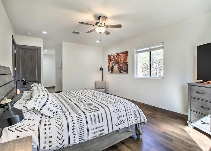 Pet-friendly Show Cabin: Near Hiking! Show Low