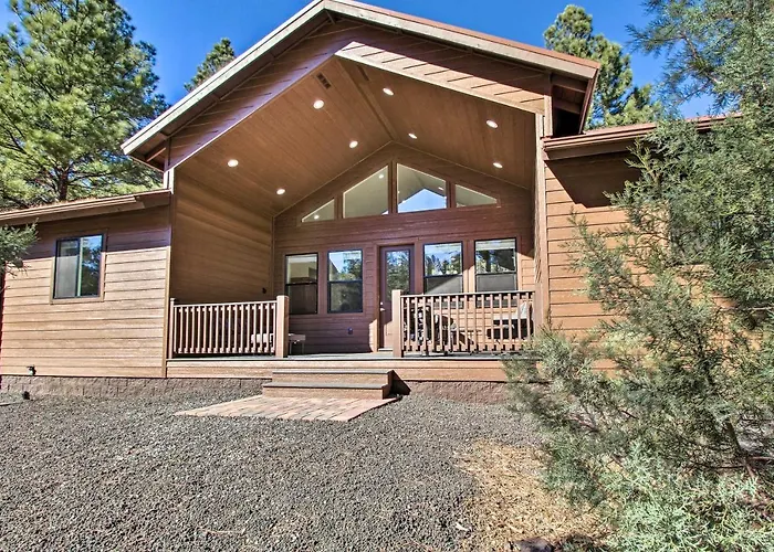 Ferienhaus Pet-friendly Show Cabin: Near Hiking! *